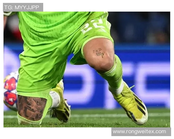 足球明星小腿纹身背后的故事与意义揭秘